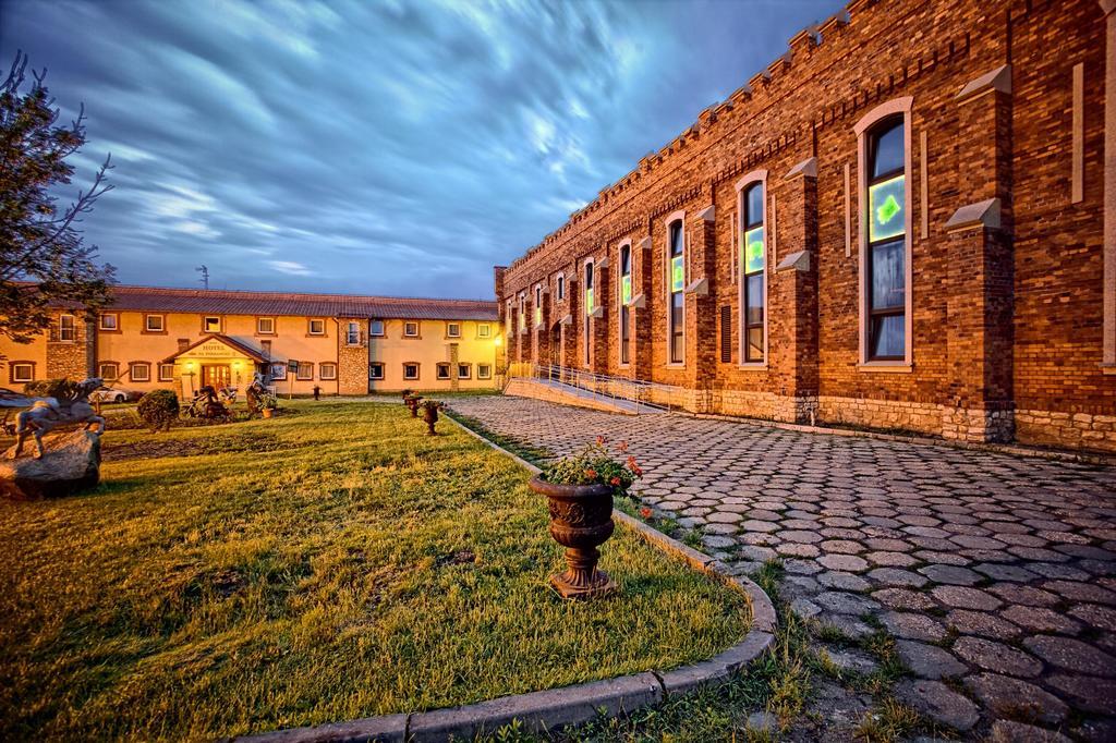 Hotel Na Podzamczu Tarnowskie Góry Dış mekan fotoğraf
